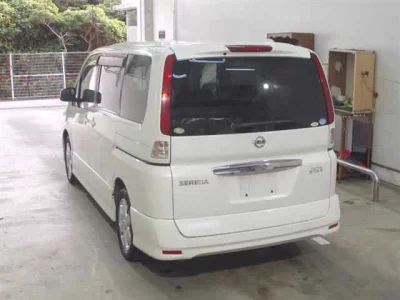 Nissan SERENA  с аукциона в Японии