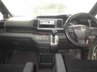 Honda STEP WAGON лот № 162 оценка 3  с аукциона в Японии 4