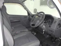 Nissan CARAVAN VAN лот № 208 оценка R  с аукциона в Японии 2