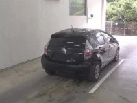 Toyota AQUA лот № 264 оценка R  с аукциона в Японии 4