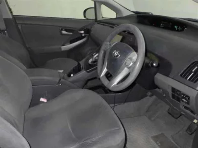 Toyota Prius  с аукциона в Японии