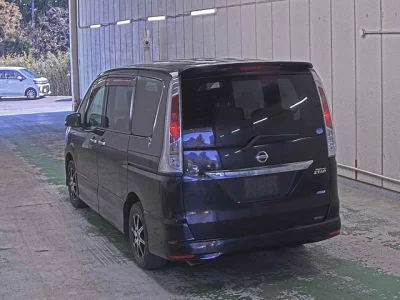 Nissan SERENA  с аукциона в Японии