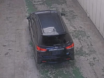 Toyota WISH  с аукциона в Японии