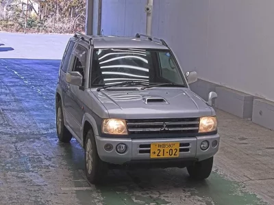 Mitsubishi PAJERO MINI