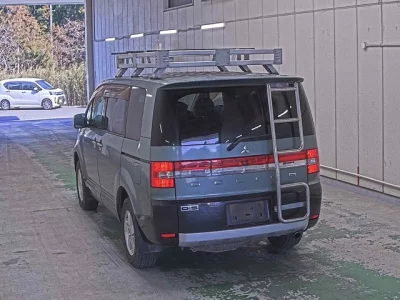 Mitsubishi DELICA D5