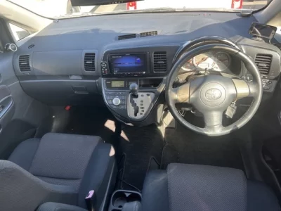 Toyota WISH  с аукциона в Японии