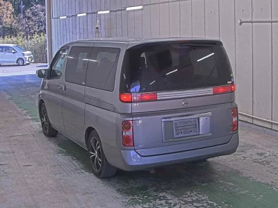 Nissan ELGRAND  с аукциона в Японии