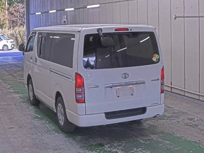 Toyota HiAce Van