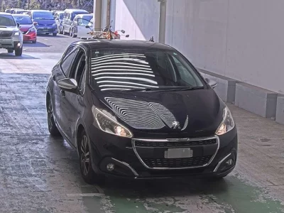 Peugeot 208  с аукциона в Японии