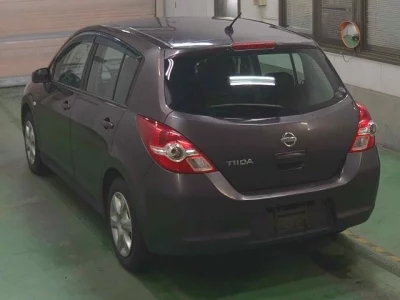 Nissan TIIDA