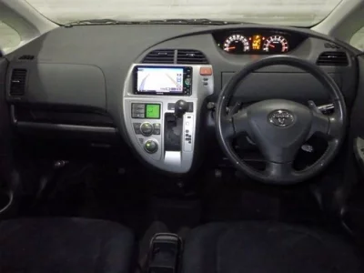 Toyota RACTIS  с аукциона в Японии