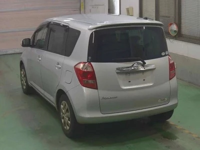 Toyota RACTIS  с аукциона в Японии