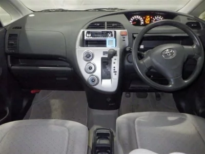 Toyota RACTIS  с аукциона в Японии