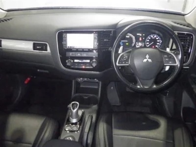 Mitsubishi OUTLANDER PHEV
