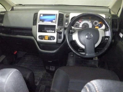 Nissan SERENA  с аукциона в Японии