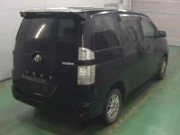 Toyota VOXY лот № 372 оценка 3.5  с аукциона в Японии 6