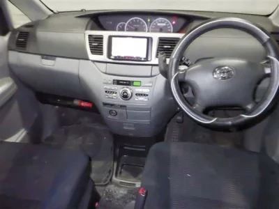 Toyota VOXY  с аукциона в Японии