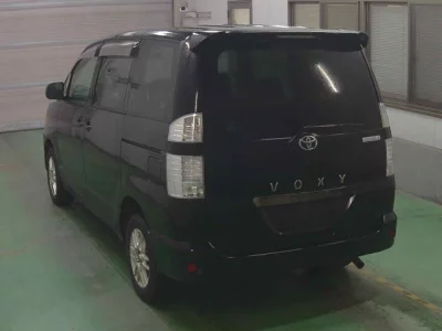 Toyota VOXY  с аукциона в Японии