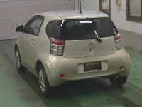 Toyota IQ лот № 428 оценка 3.5  с аукциона в Японии 1