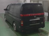 Nissan ELGRAND лот № 471 оценка 3  с аукциона в Японии 1