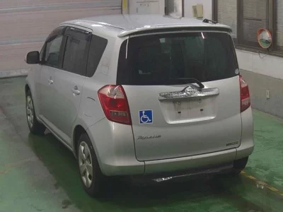 Toyota RACTIS  с аукциона в Японии