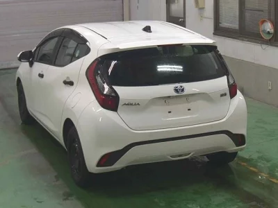 Toyota AQUA  с аукциона в Японии