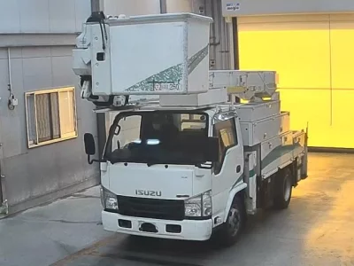 Isuzu ELF