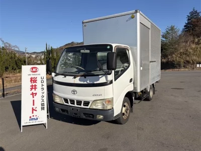 Toyota DYNA  с аукциона в Японии