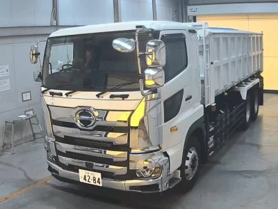 Hino TRUCK