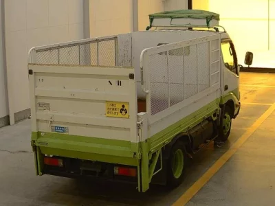 Toyota DYNA  с аукциона в Японии