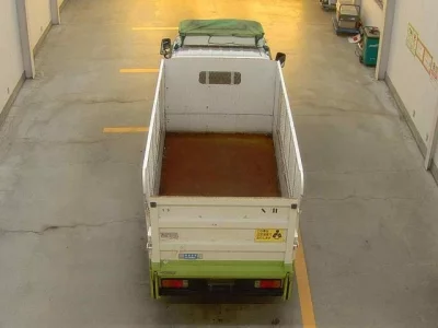 Toyota DYNA  с аукциона в Японии