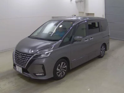 Nissan SERENA  с аукциона в Японии