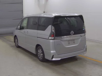 Nissan SERENA  с аукциона в Японии