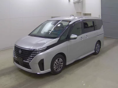 Nissan SERENA  с аукциона в Японии