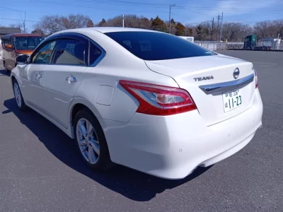 Nissan TEANA