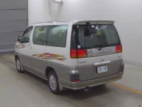 Nissan ELGRAND лот № 8533 оценка 3.5  с аукциона в Японии 1