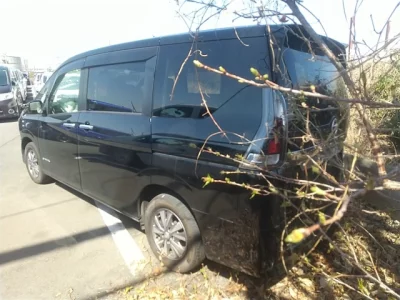 Nissan SERENA  с аукциона в Японии
