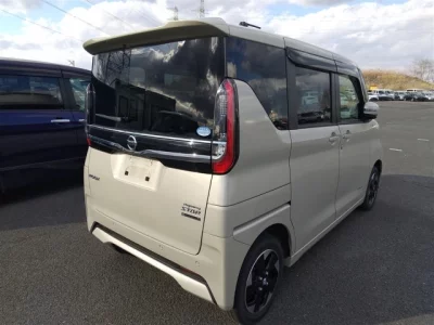 Nissan ROOX  с аукциона в Японии