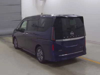 Nissan SERENA  с аукциона в Японии