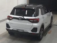 Toyota RAIZE лот № 3004 оценка R  с аукциона в Японии 4