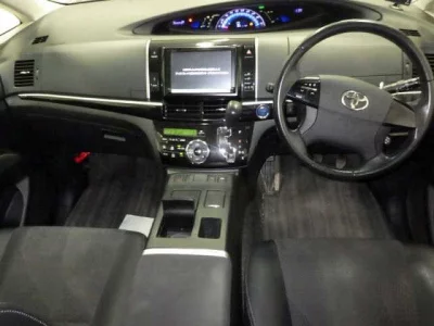 Toyota ESTIMA HYBRID