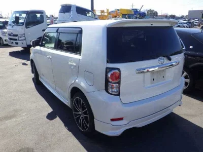 Toyota COROLLA RUMION