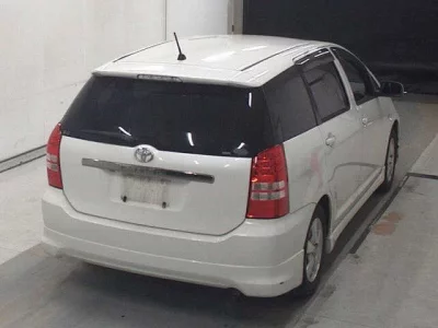 Toyota WISH  с аукциона в Японии