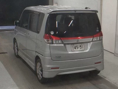 Mitsubishi DELICA D2