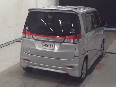 Mitsubishi DELICA D2
