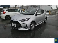 Toyota YARIS лот № 705 оценка 4  с аукциона в Японии 1