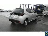 Toyota YARIS лот № 705 оценка 4  с аукциона в Японии 3