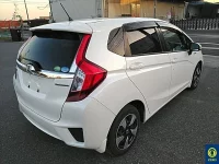 Honda FIT лот № 16 оценка 4  с аукциона в Японии 3