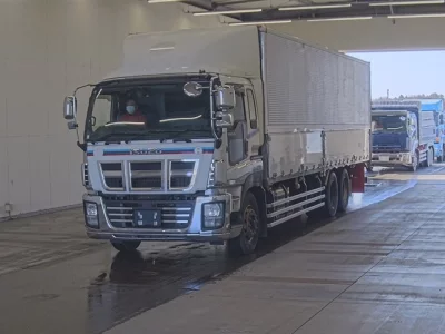 Isuzu GIGA