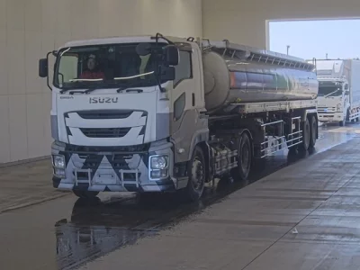Isuzu GIGA